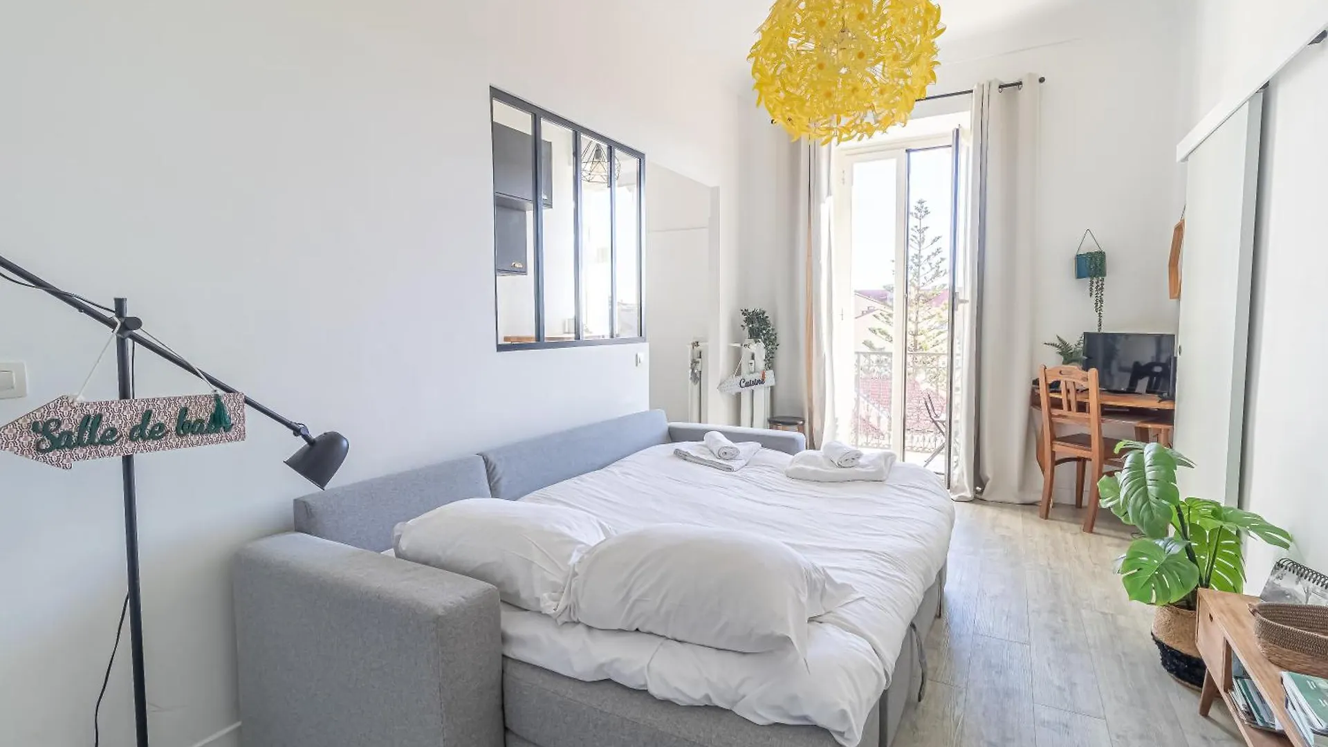 Charming Studio In The Heart Of Menton 0*,